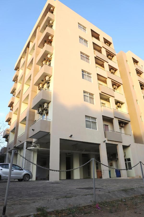 Tulasi Mahal Aparthotel Jaffna Exterior photo